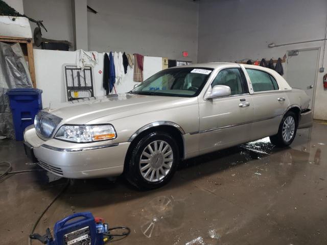 lincoln town car e 2004 1lnhm81w64y684970