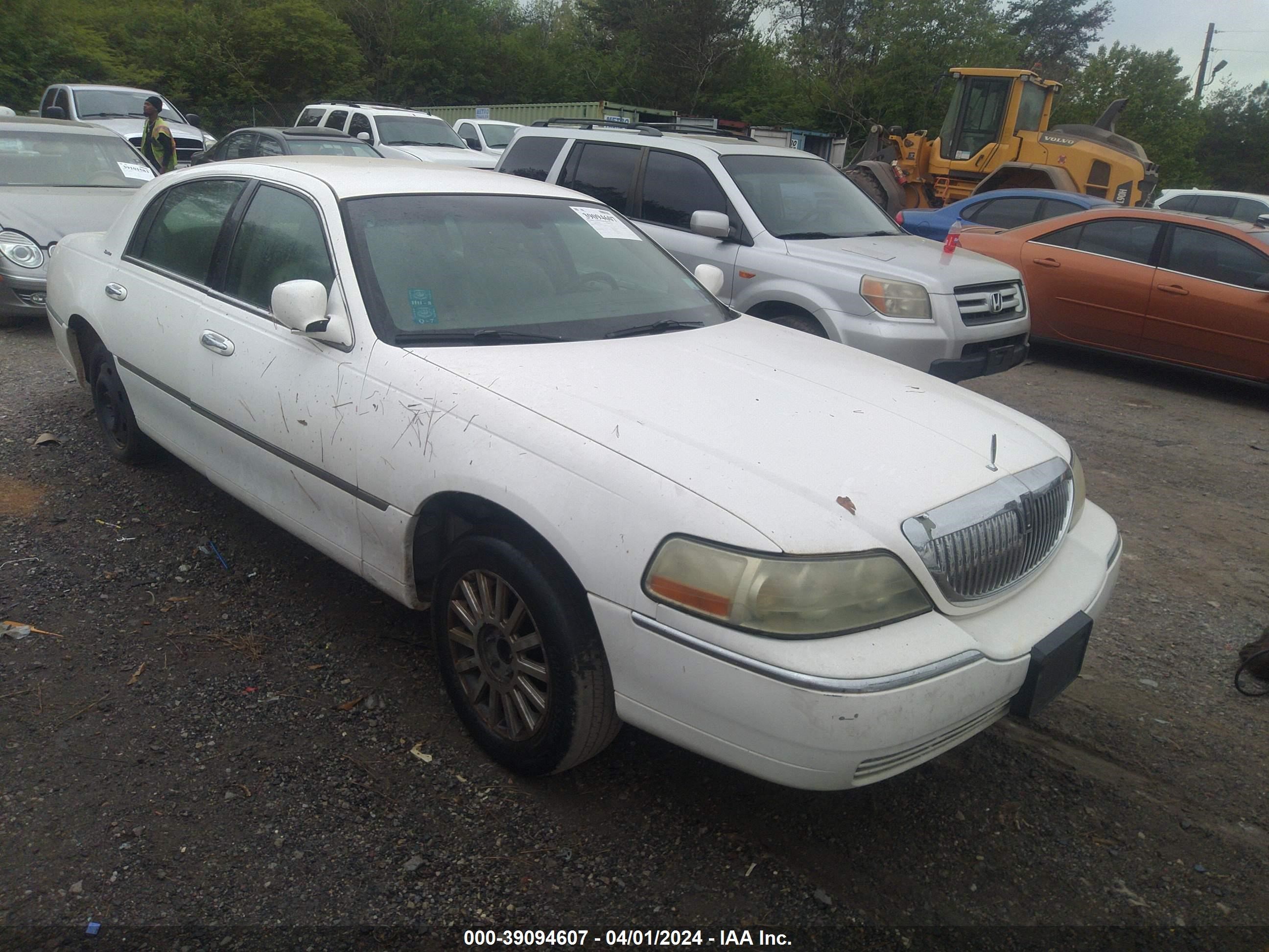 lincoln town car 2005 1lnhm81w75y658718