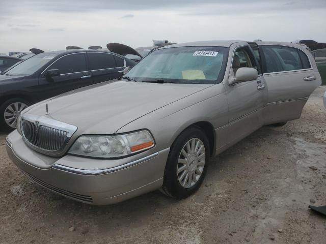 lincoln town car e 2003 1lnhm81w93y645501