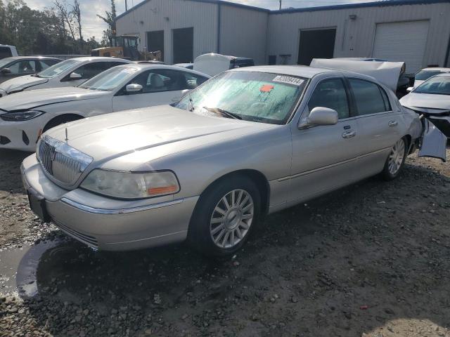 lincoln town car e 2004 1lnhm81wx4y633715