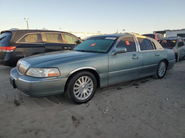 lincoln town car e 2004 1lnhm81wx4y674295