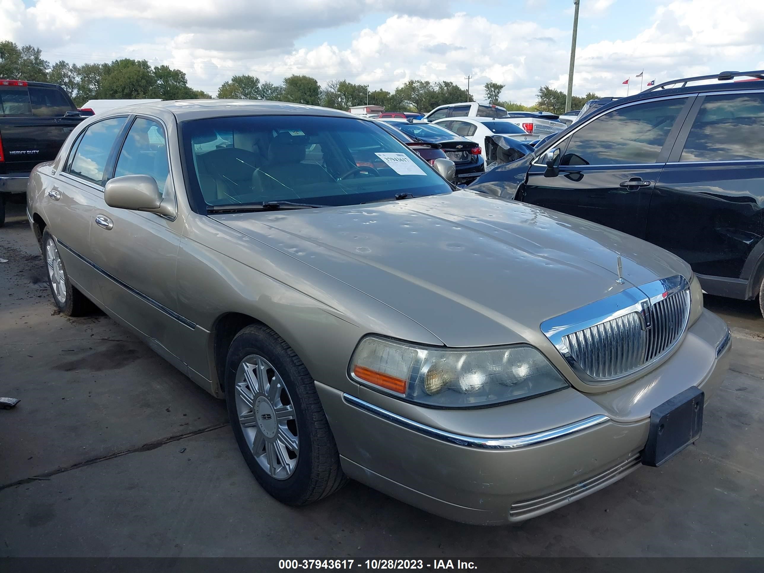 lincoln town car 2006 1lnhm82v16y625902