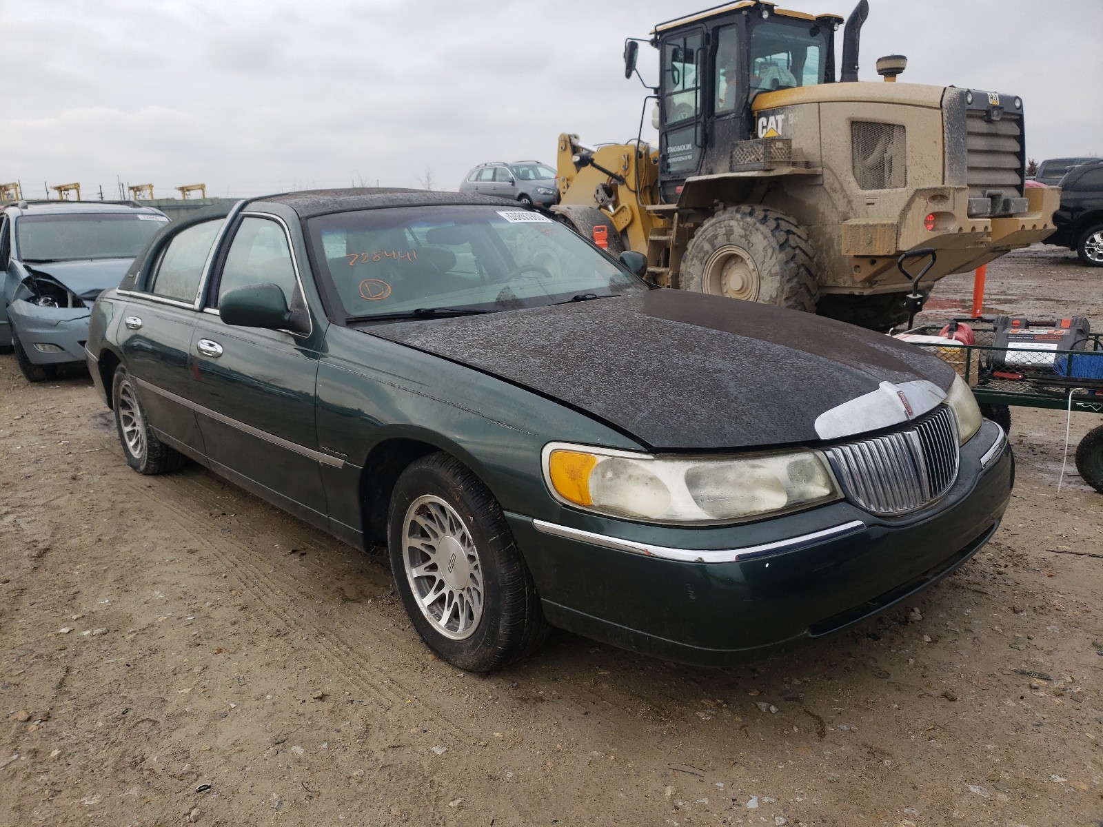 lincoln town car 2001 1lnhm82w01y728441