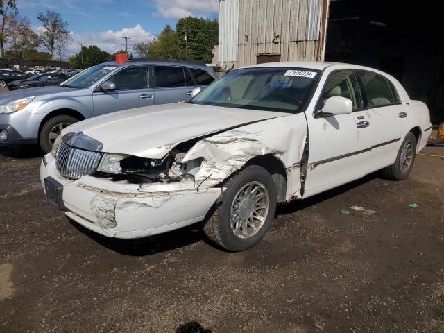 lincoln town car s 2002 1lnhm82w22y641836