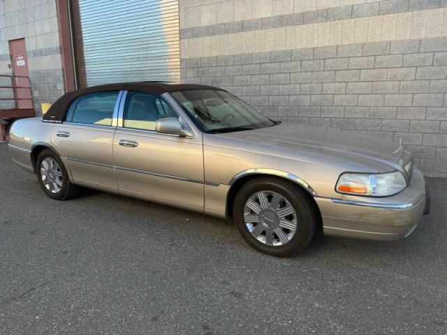 lincoln town car s 2003 1lnhm82w23y692576