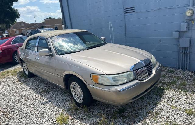 lincoln towncar 1999 1lnhm82w2xy710872