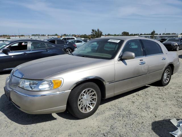 lincoln towncar 2002 1lnhm82w32y625838