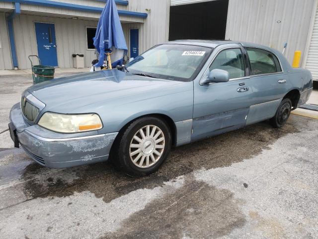 lincoln towncar 2003 1lnhm82w43y689825