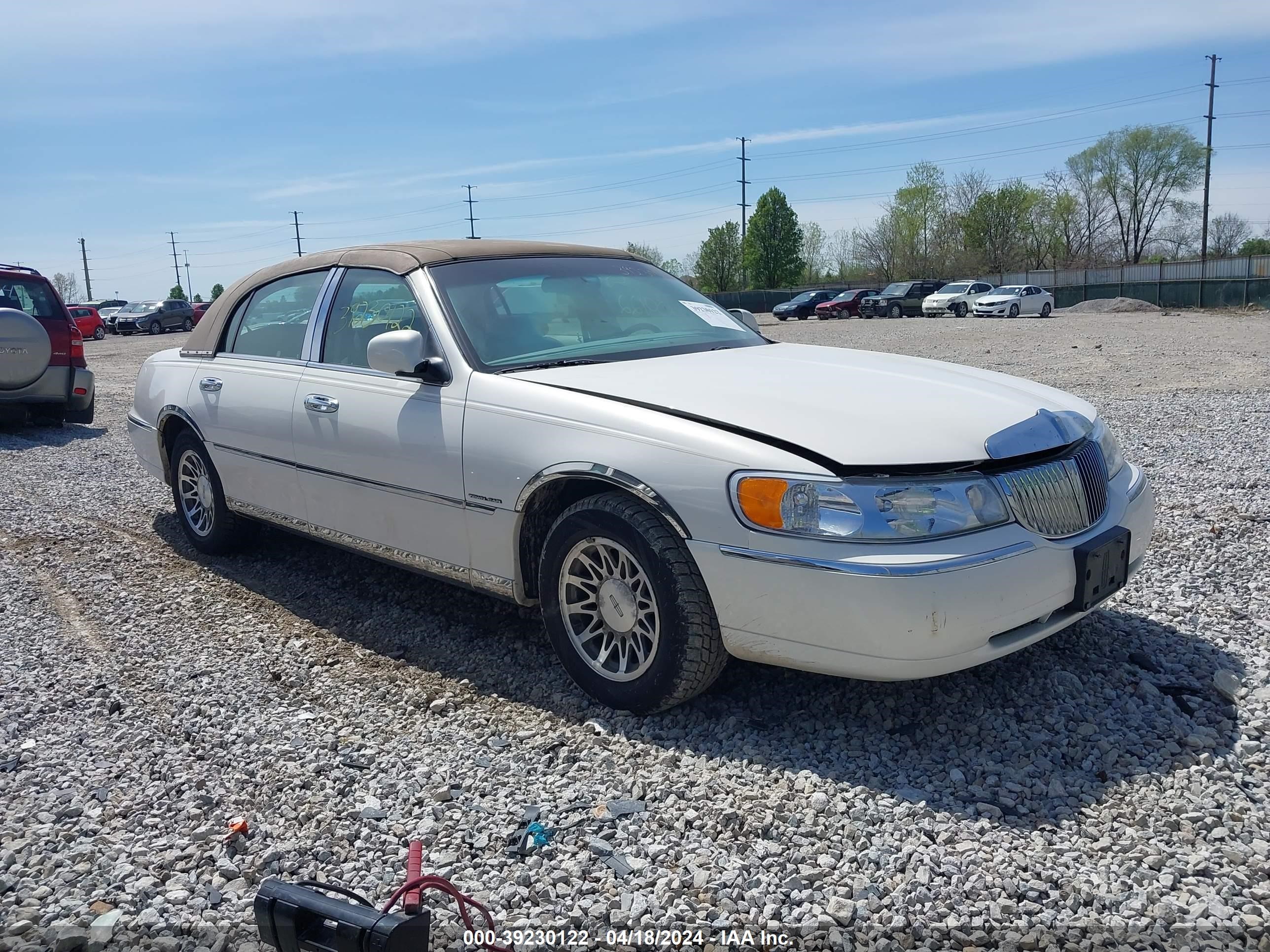 lincoln town car 2000 1lnhm82w4yy860869