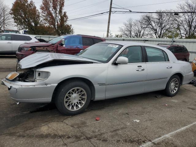 lincoln town car s 2001 1lnhm82w51y703910