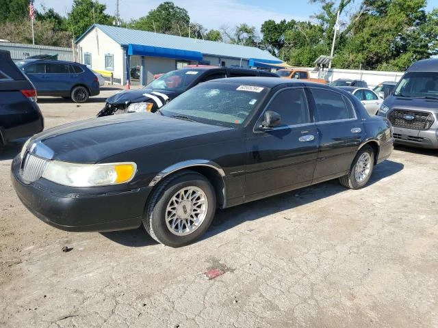 lincoln town car s 2002 1lnhm82w52y671364