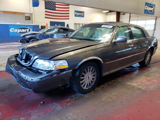 lincoln town car s 2003 1lnhm82w63y639931