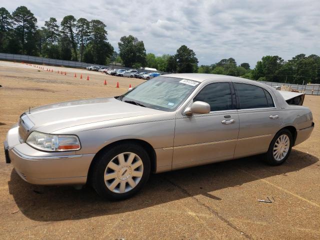 lincoln towncar 2003 1lnhm82w63y672668