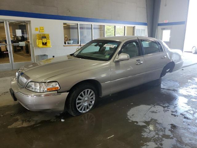 lincoln town car 2003 1lnhm82w73y688006