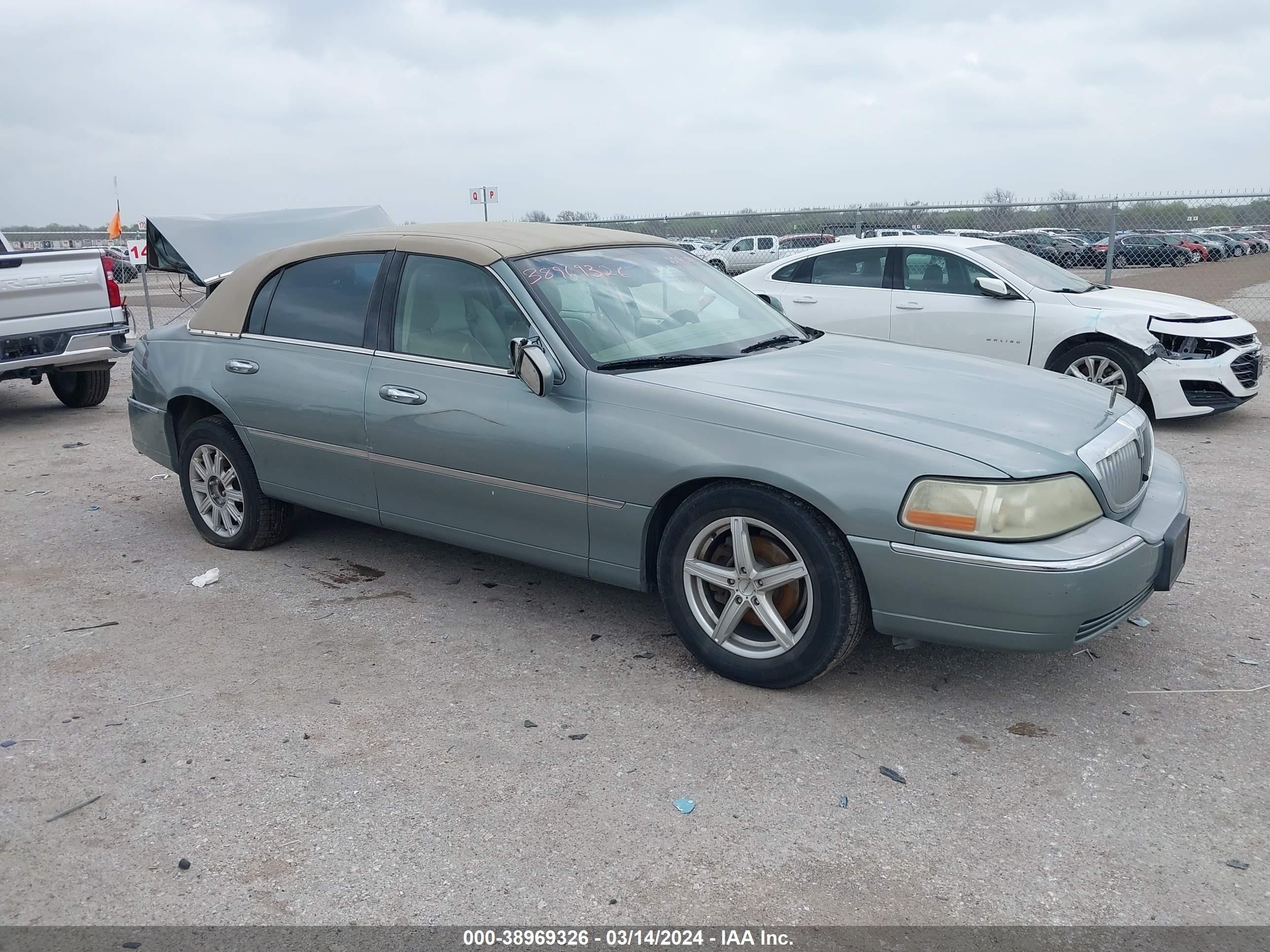 lincoln town car 2006 1lnhm82w76y618851