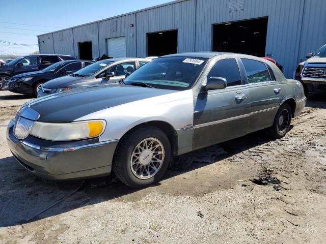 lincoln towncar 2001 1lnhm82w81y738182