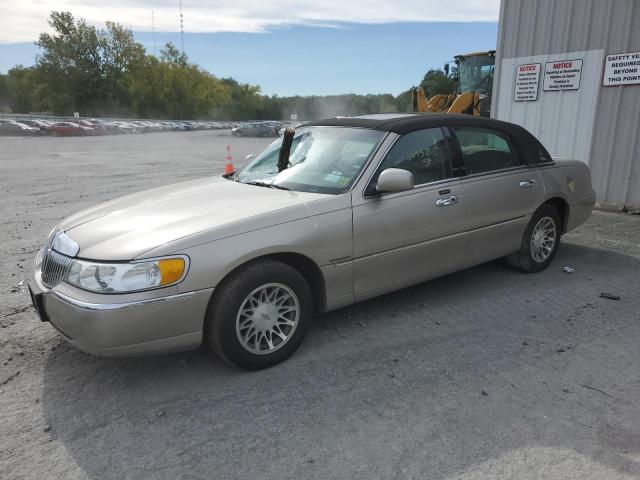 lincoln town car s 2002 1lnhm82w82y611675