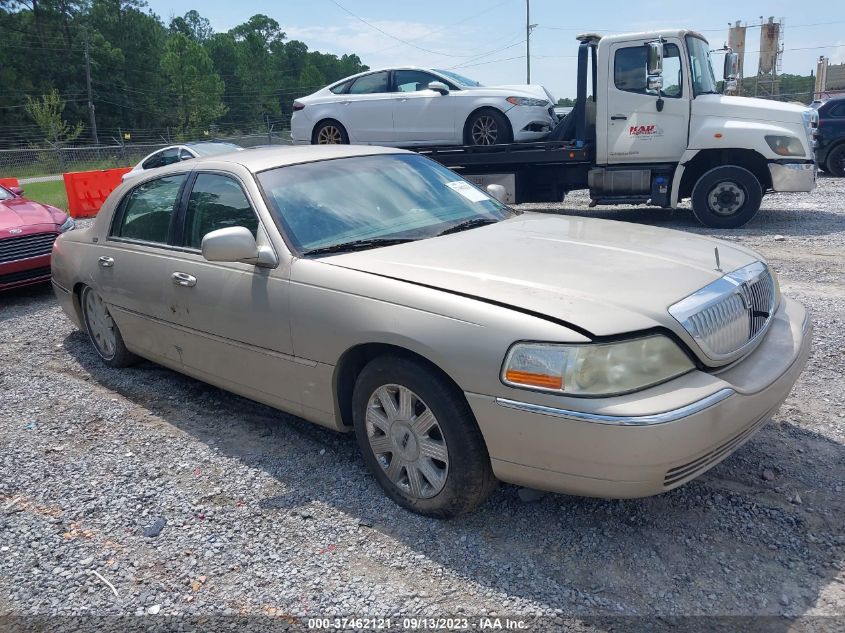 lincoln town car 2005 1lnhm82w85y635544