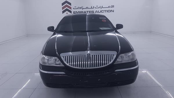 lincoln town 2005 1lnhm82w85y658791