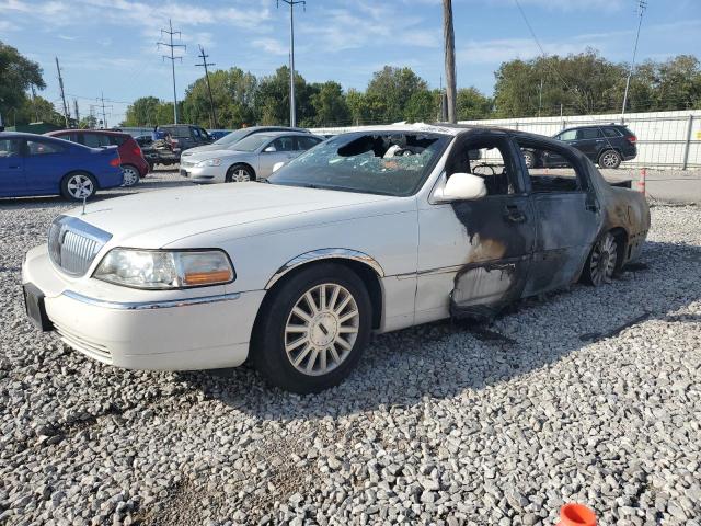 lincoln town car s 2003 1lnhm82w93y634285