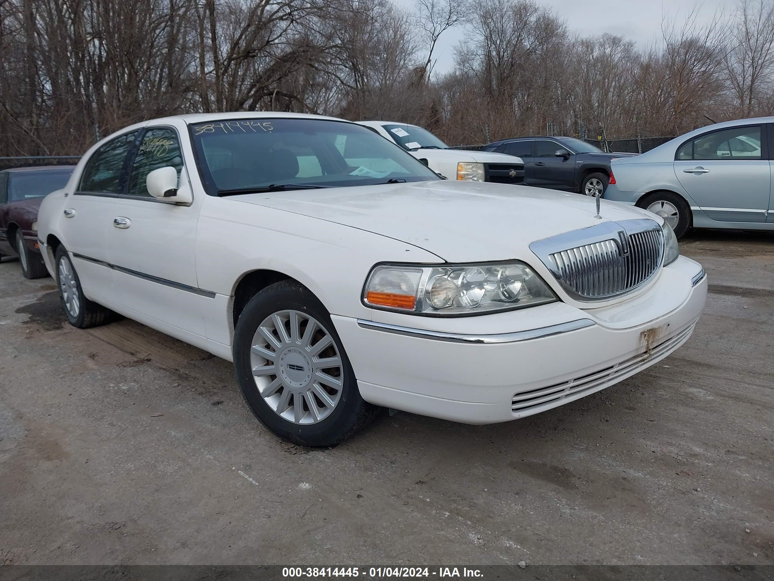 lincoln town car 2005 1lnhm82w95y657469