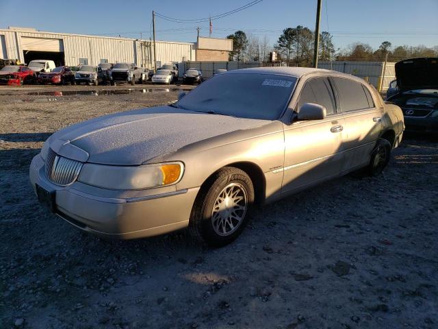 lincoln town car s 2002 1lnhm82wx2y657685