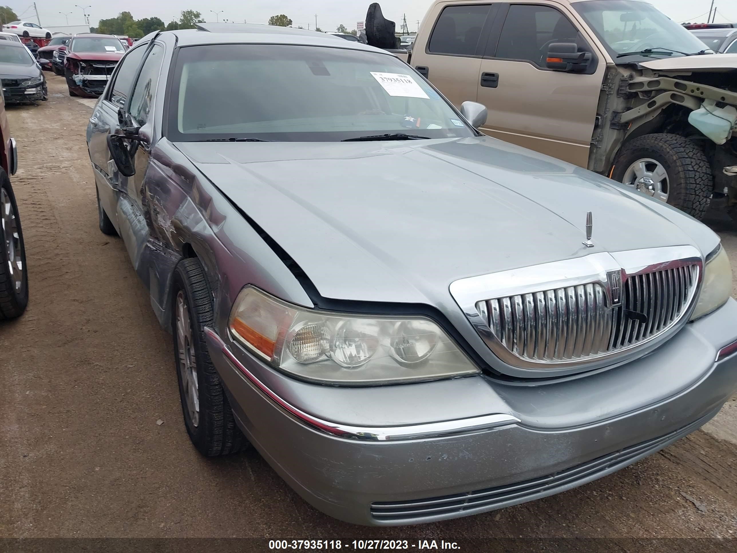 lincoln town car 2006 1lnhm82wx6y626264