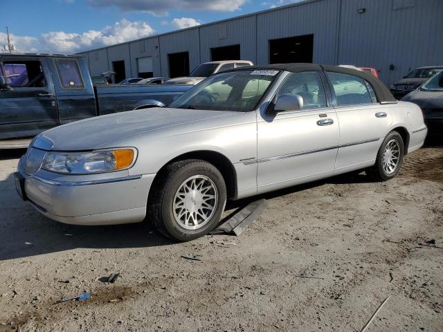 lincoln town car 2000 1lnhm82wxyy790780