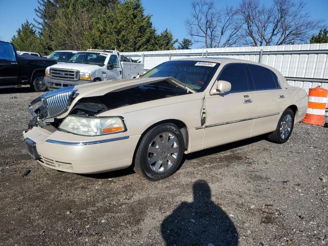 lincoln town car c 2003 1lnhm83w03y672471