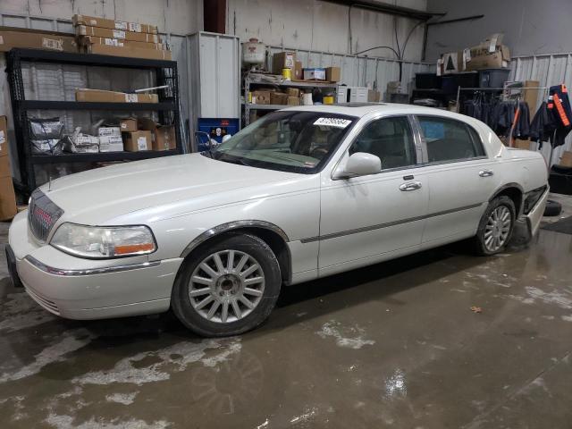 lincoln town car u 2004 1lnhm83w04y649628