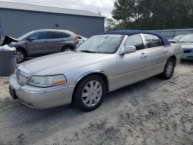 lincoln town car c 2003 1lnhm83w23y639990