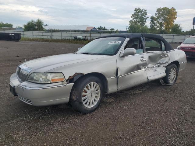 lincoln town car u 2004 1lnhm83w24y669704