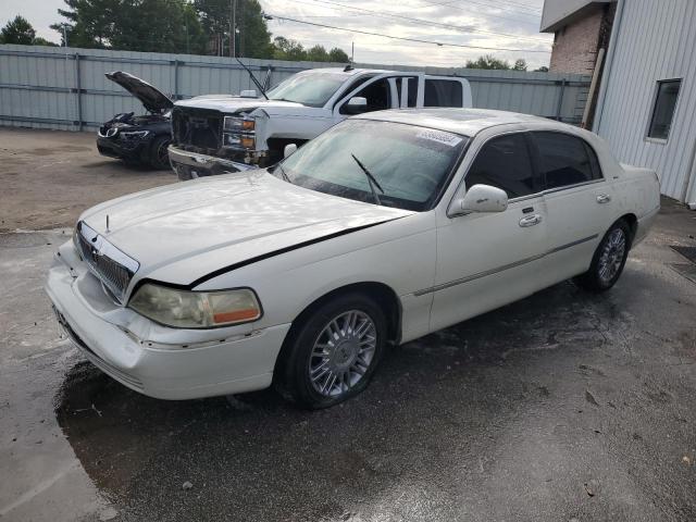 lincoln town car u 2004 1lnhm83w24y680072