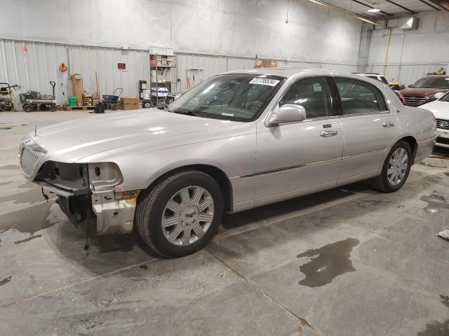 lincoln towncar 2003 1lnhm83w43y634001