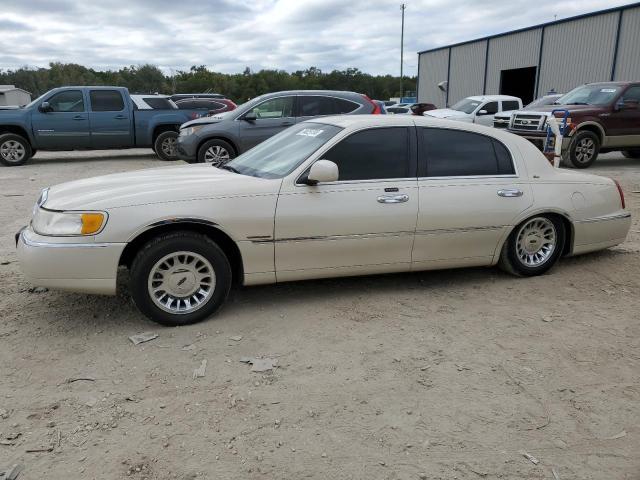 lincoln towncar 2000 1lnhm83w4yy940428