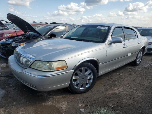 lincoln town car c 2003 1lnhm83w53y620558