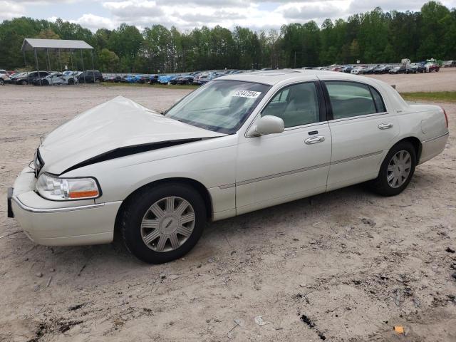 lincoln towncar 2004 1lnhm83w54y682625