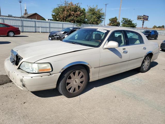 lincoln town car c 2003 1lnhm83w63y642827