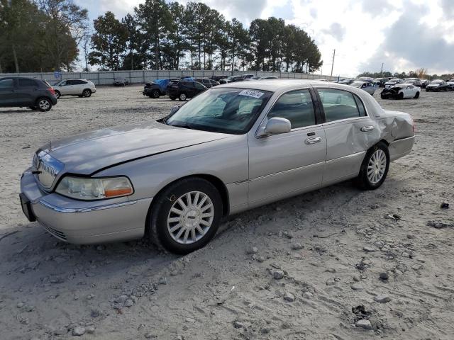 lincoln town car u 2004 1lnhm83w84y613024