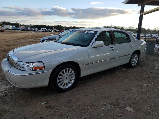 lincoln town car u 2004 1lnhm83w84y687298