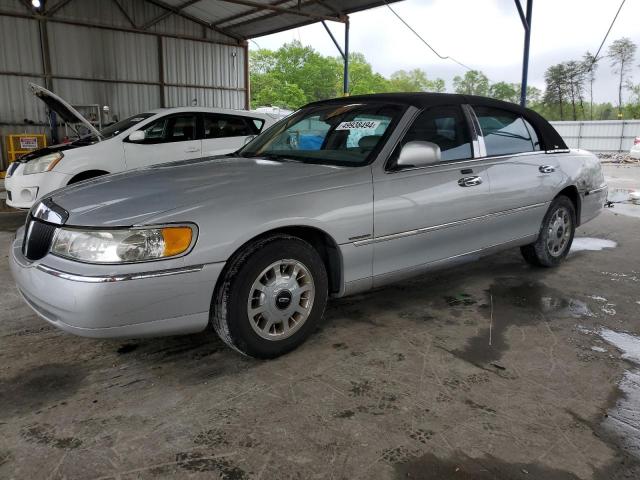 lincoln towncar 2002 1lnhm83w92y623378