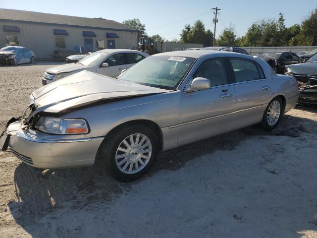 lincoln town car u 2004 1lnhm83wx4y629869