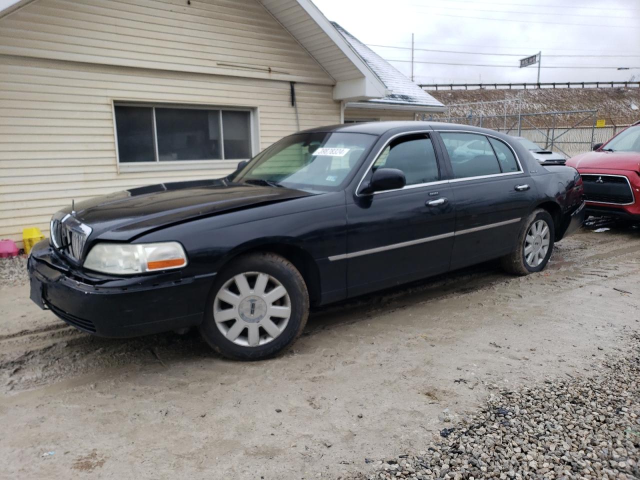 lincoln town car 2005 1lnhm84w15y612992