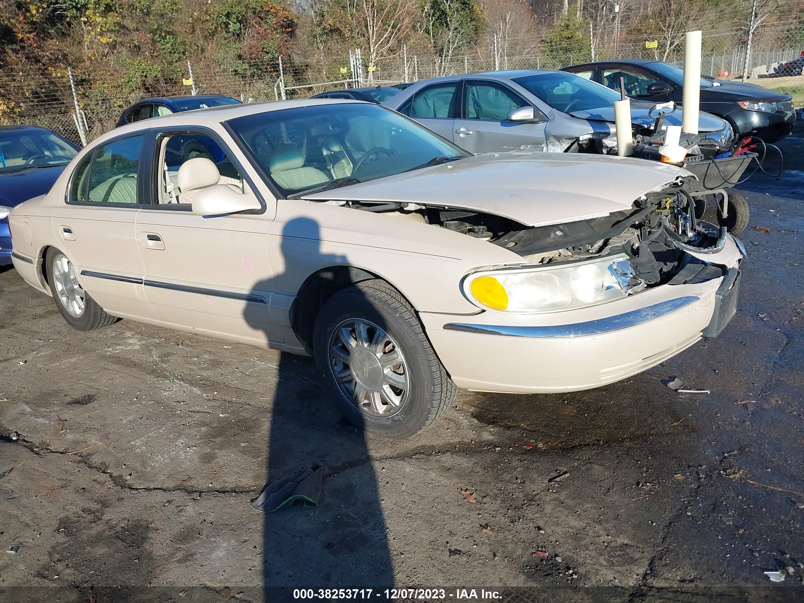 lincoln continental 2001 1lnhm97v41y662658