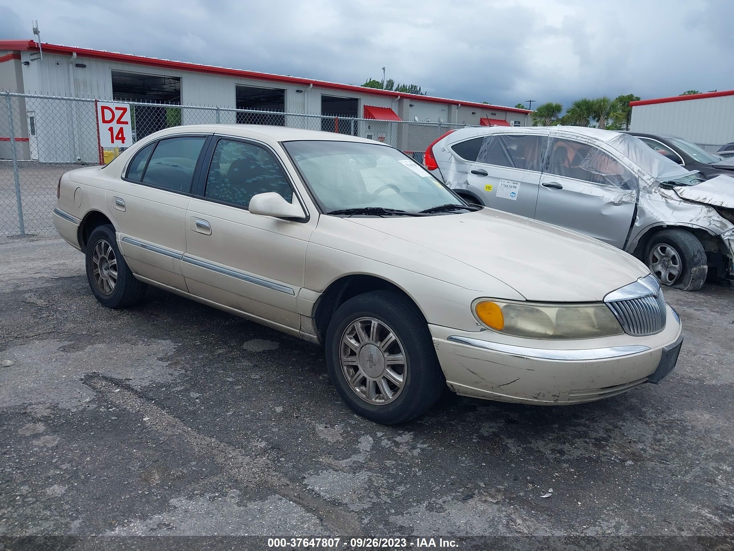 lincoln continental 2001 1lnhm97v91y654572