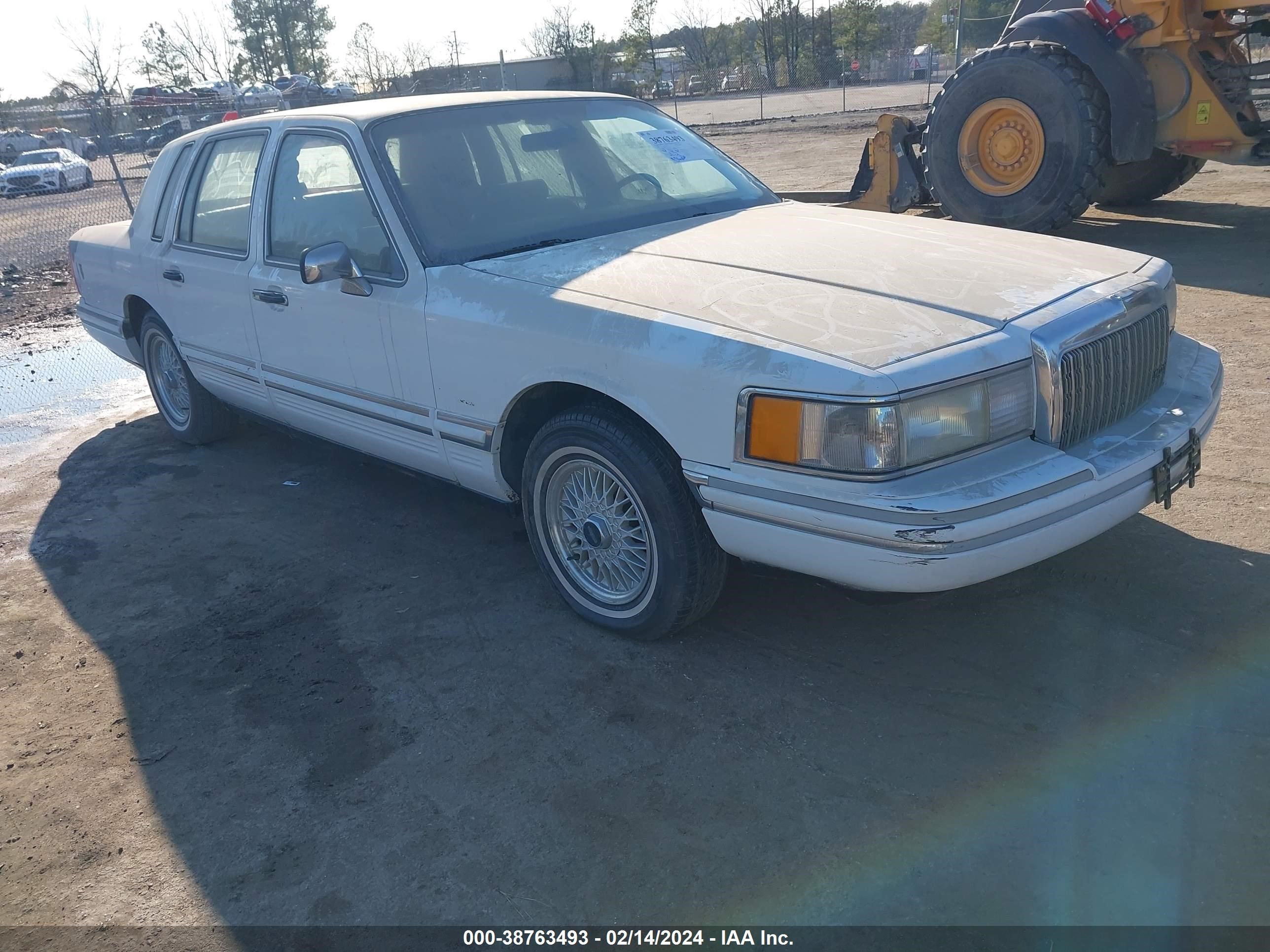 lincoln town car 1993 1lnlm81w1py644360