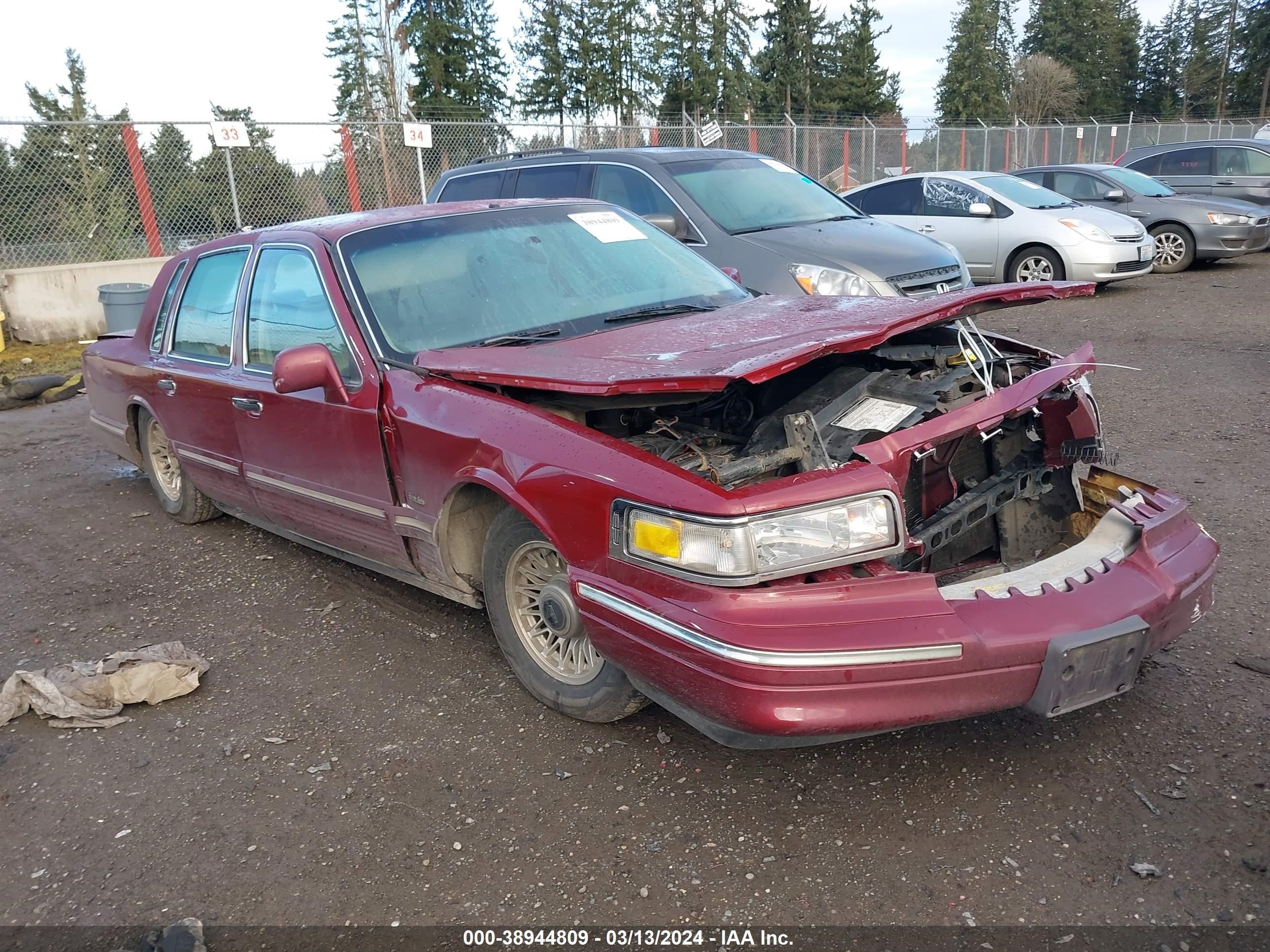 lincoln town car 1997 1lnlm81w8vy681967