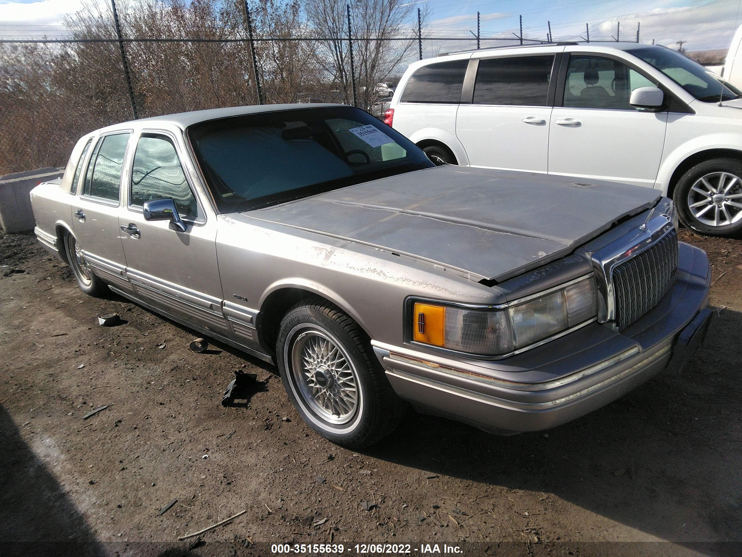 lincoln town car 1994 1lnlm82w5ry735293