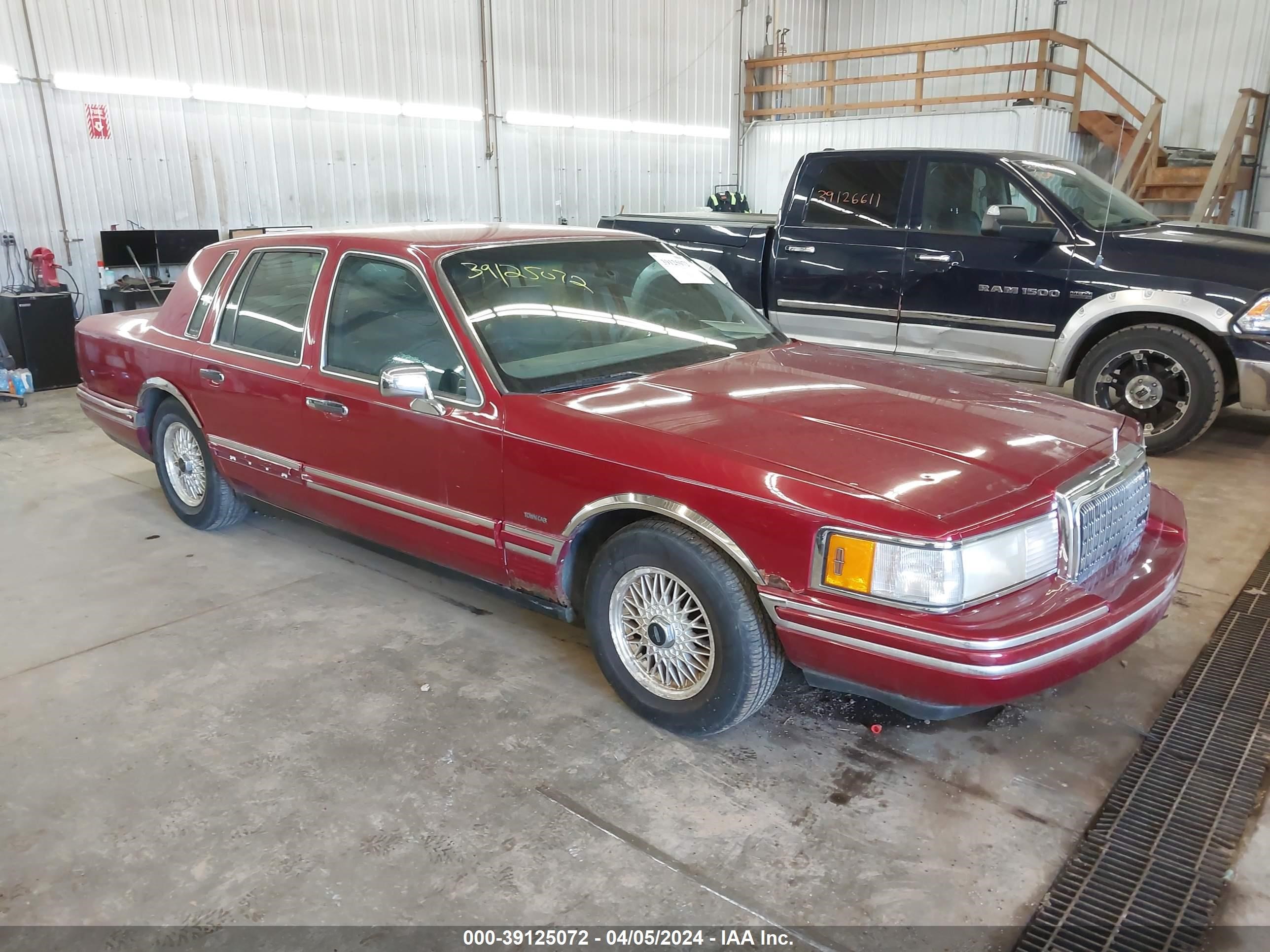 lincoln town car 1994 1lnlm82w7ry701081