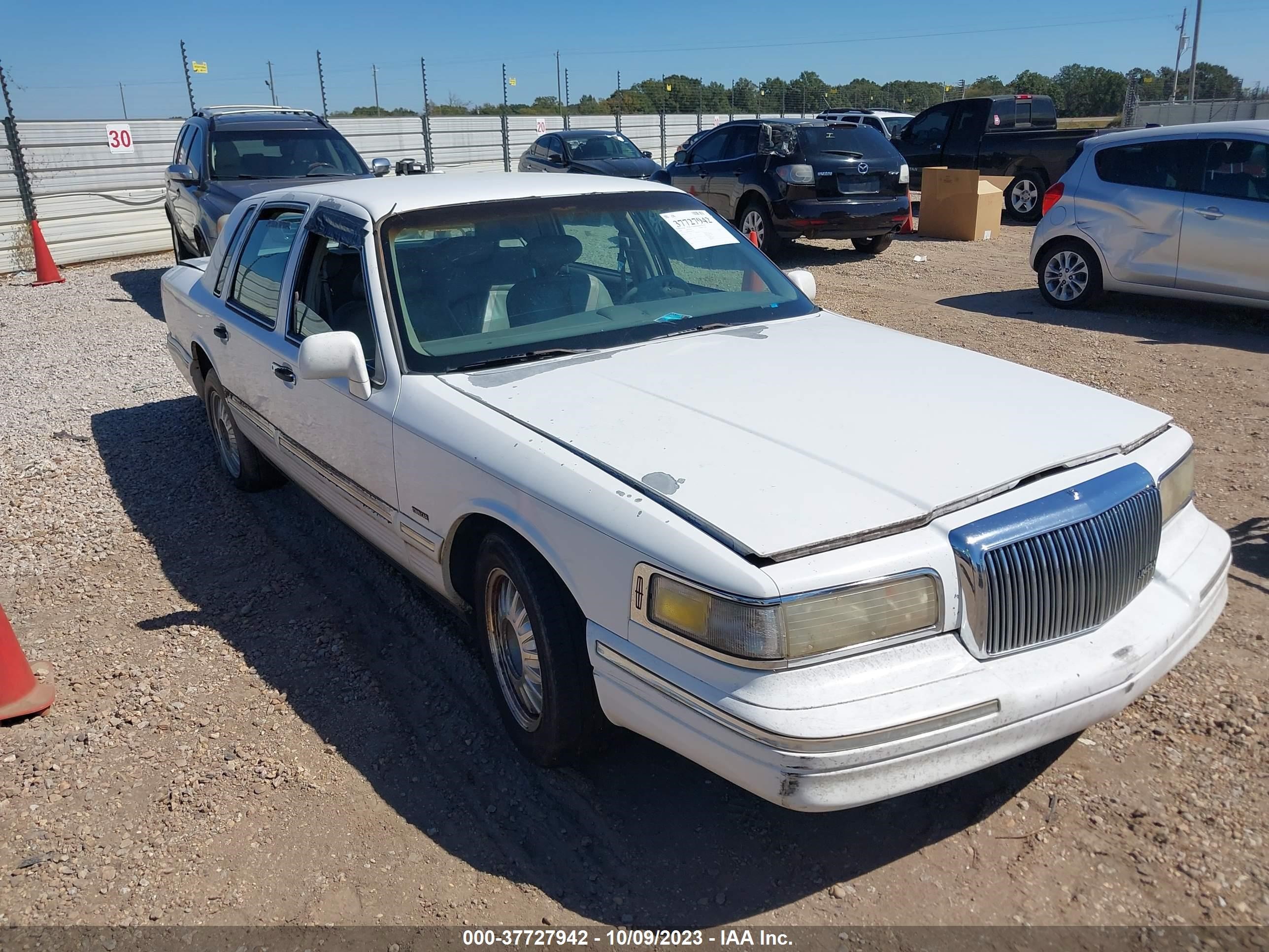 lincoln town car 1996 1lnlm82w8ty623143